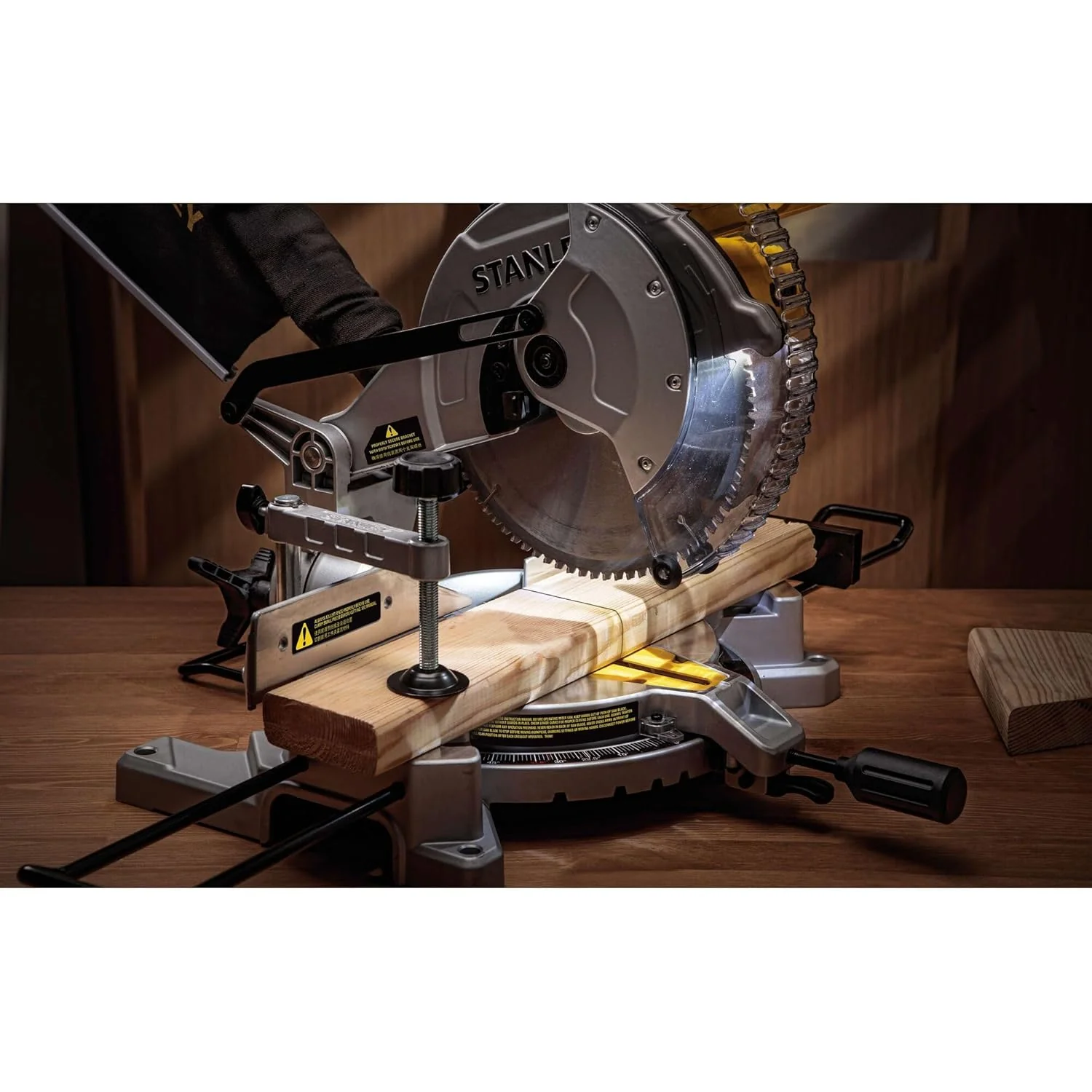 STANLEY SM16-IN 1650W 10" Compound Mitre Saw - Image 4